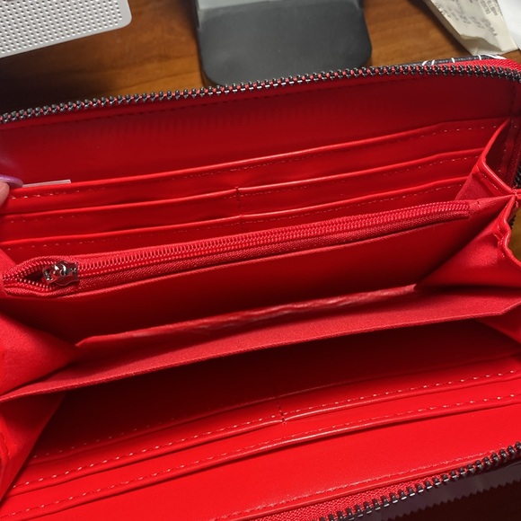 Disney Mickey Mouse Wristlet - Picture 2 of 4